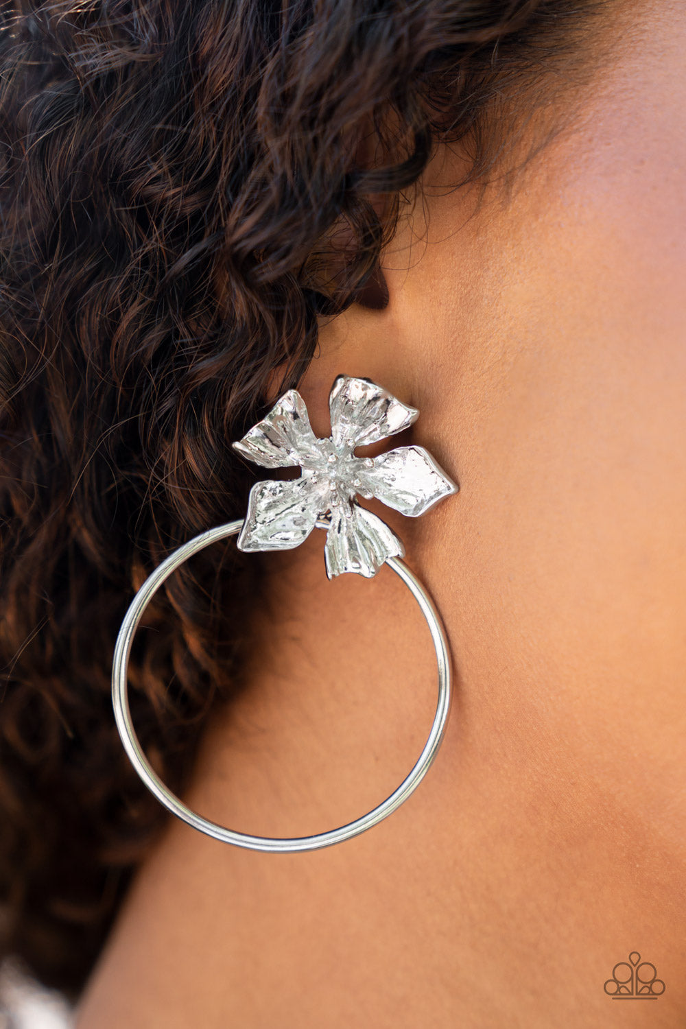 Buttercup Bliss - Paparazzi Accessories - Silver Flower Earrings